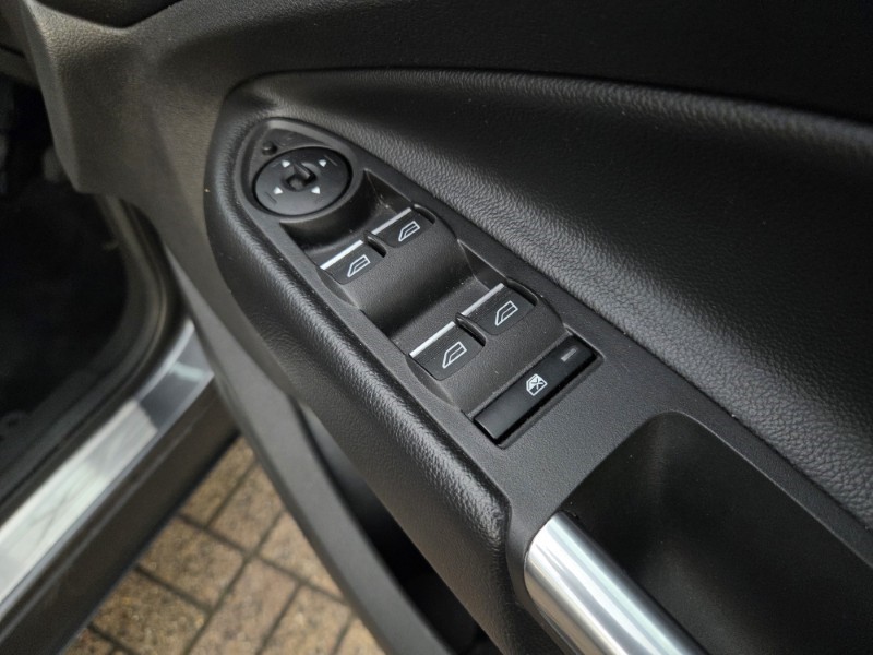 2019 (69) FORD KUGA 2.0 TDCi Titanium Edition 5dr 2WD 5877125