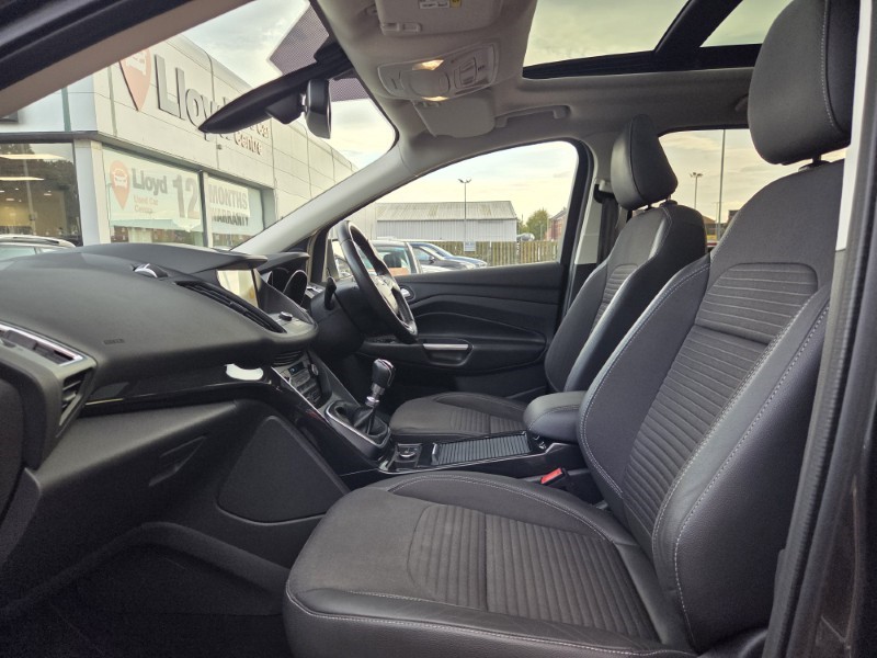 2019 (69) FORD KUGA 2.0 TDCi Titanium Edition 5dr 2WD 5877121