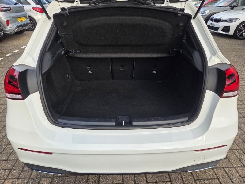2019 (19) MERCEDES-BENZ A CLASS A200d AMG Line 5dr Auto 5883139