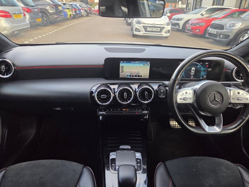 2019 (19) MERCEDES-BENZ A CLASS A200d AMG Line 5dr Auto 5883144