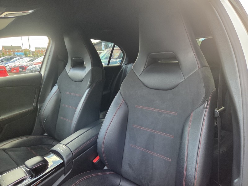 2019 (19) MERCEDES-BENZ A CLASS A200d AMG Line 5dr Auto 5883149