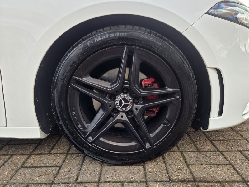 2019 (19) MERCEDES-BENZ A CLASS A200d AMG Line 5dr Auto 5883125