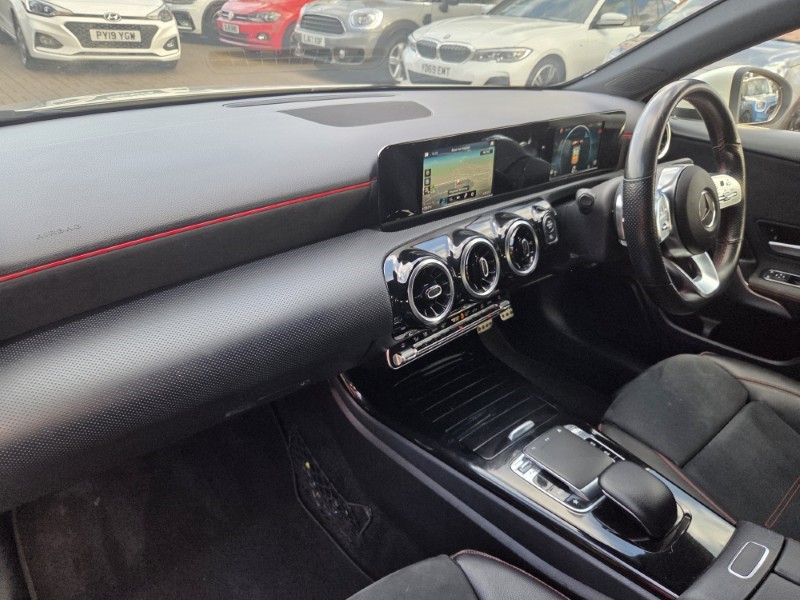2019 (19) MERCEDES-BENZ A CLASS A200d AMG Line 5dr Auto 5883147