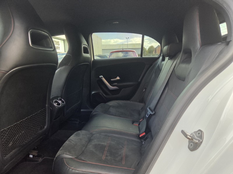 2019 (19) MERCEDES-BENZ A CLASS A200d AMG Line 5dr Auto 5883143
