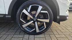 2018 (18) NISSAN QASHQAI 1.6 dCi Tekna 5dr 4WD 5883082
