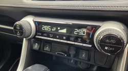 2020 (70) TOYOTA RAV4 2.5 VVT-i Hybrid Excel 5dr CVT 2WD 5882840