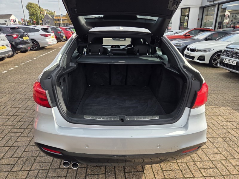 2017 (67) BMW 3 SERIES 330d xDrive M Sport 5dr Step Auto [Business Media] 5940475