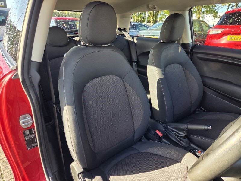 2020 (70) MINI HATCHBACK 1.5 One Classic II 3dr 5933373
