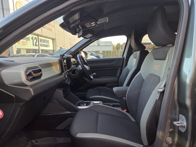 2025 (74) DACIA DUSTER 1.6 Hybrid 140 Extreme 5dr Auto 5935094