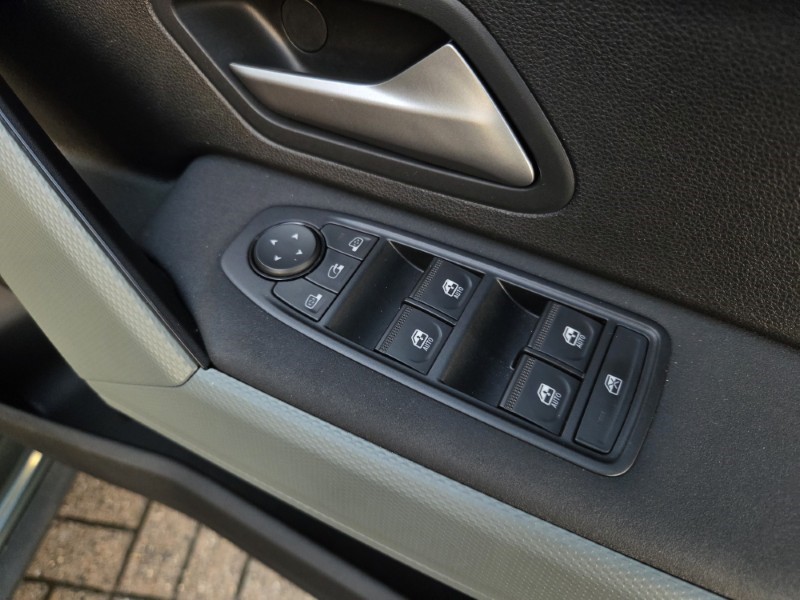 2025 (74) DACIA DUSTER 1.6 Hybrid 140 Extreme 5dr Auto 5935098