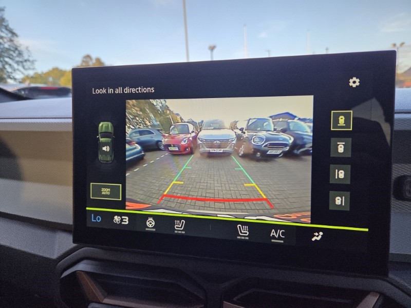2025 (74) DACIA DUSTER 1.6 Hybrid 140 Extreme 5dr Auto 5935109