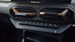 2025 (74) DACIA DUSTER 1.6 Hybrid 140 Extreme 5dr Auto 5935104
