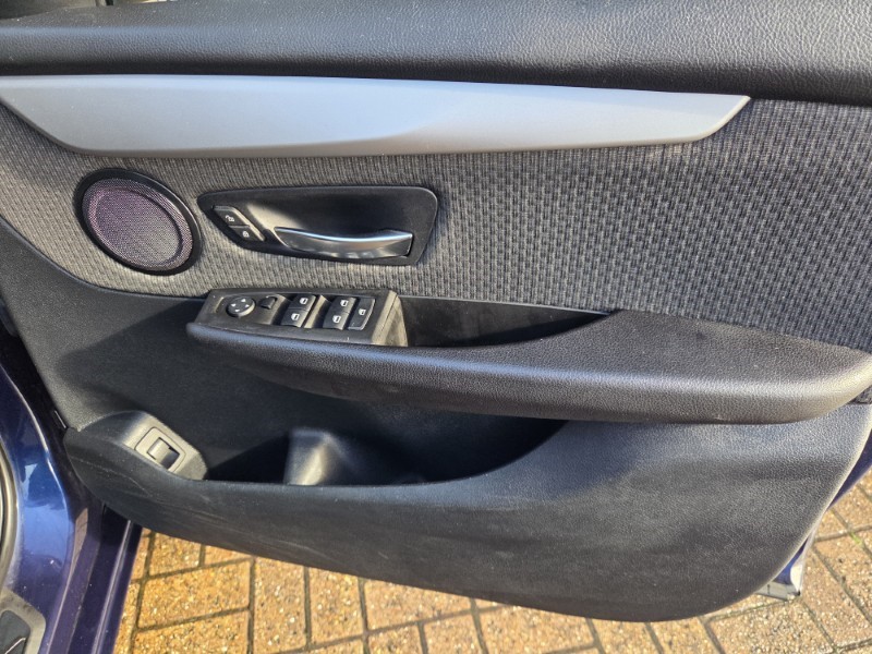 2019 (19) BMW 2 SERIES 218i SE 5dr 5934680