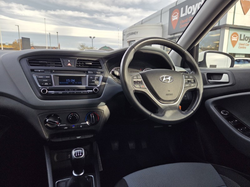 2017 (66) HYUNDAI I20 1.2 SE 5dr 5940659