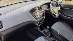 2017 (66) HYUNDAI I20 1.2 SE 5dr 5940662