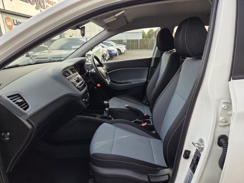 2017 (66) HYUNDAI I20 1.2 SE 5dr 5940663