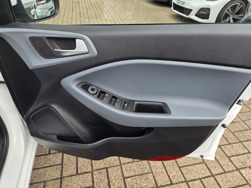 2016 (66) HYUNDAI I20 1.2 SE 5dr 5945157