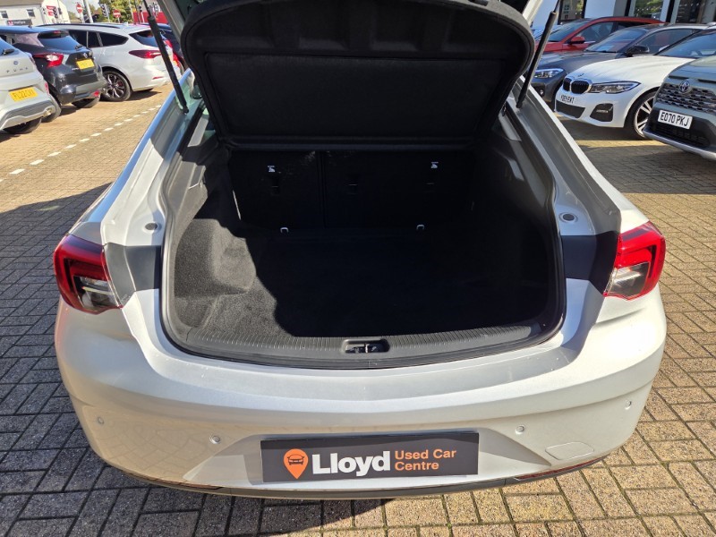 2018 (68) VAUXHALL INSIGNIA 1.5T SRi 5dr 5951678