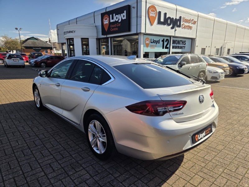 2018 (68) VAUXHALL INSIGNIA 1.5T SRi 5dr 5951675