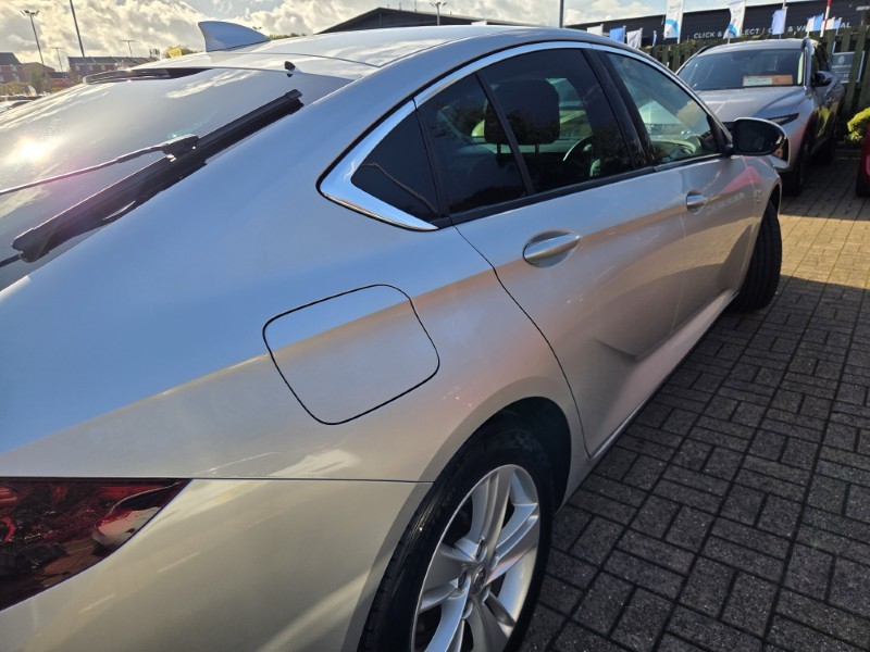 2018 (68) VAUXHALL INSIGNIA 1.5T SRi 5dr 5951673