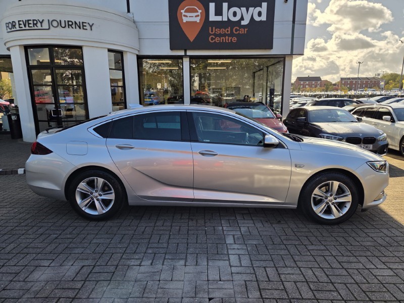 2018 (68) VAUXHALL INSIGNIA 1.5T SRi 5dr 5951663