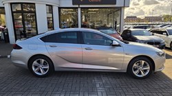 2018 (68) VAUXHALL INSIGNIA 1.5T SRi 5dr 5951663