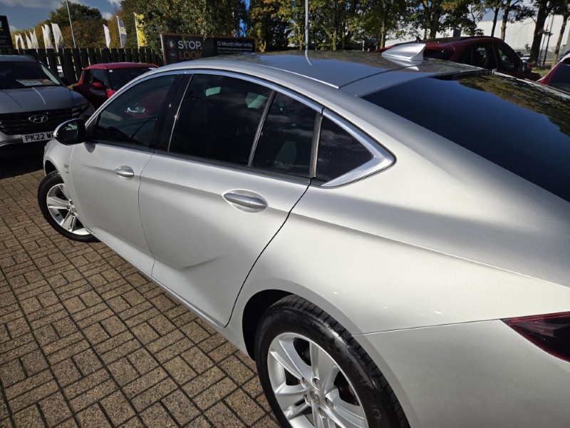 2018 (68) VAUXHALL INSIGNIA 1.5T SRi 5dr 5951672