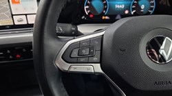 2021 (71) VOLKSWAGEN GOLF 2.0 TDI Life 5dr DSG 5955211