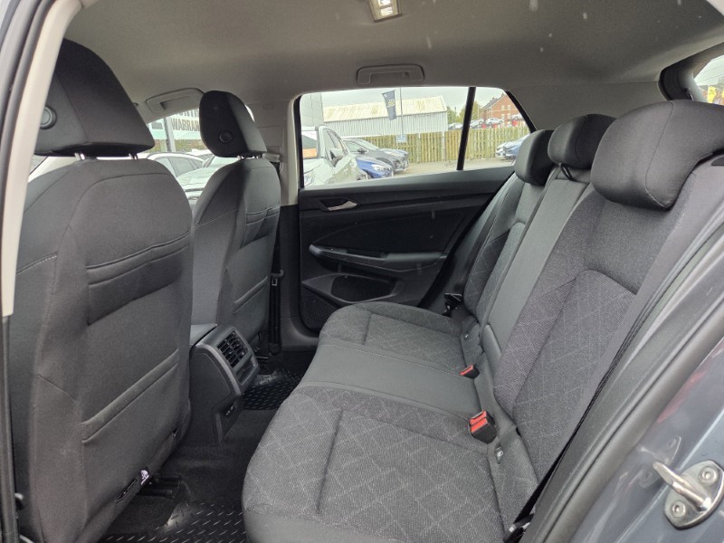 2021 (71) VOLKSWAGEN GOLF 2.0 TDI Life 5dr DSG 5955200