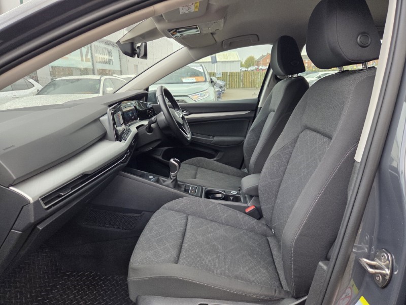 2021 (71) VOLKSWAGEN GOLF 2.0 TDI Life 5dr DSG 5955206