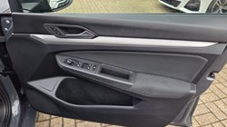 2021 (71) VOLKSWAGEN GOLF 2.0 TDI Life 5dr DSG 5955209