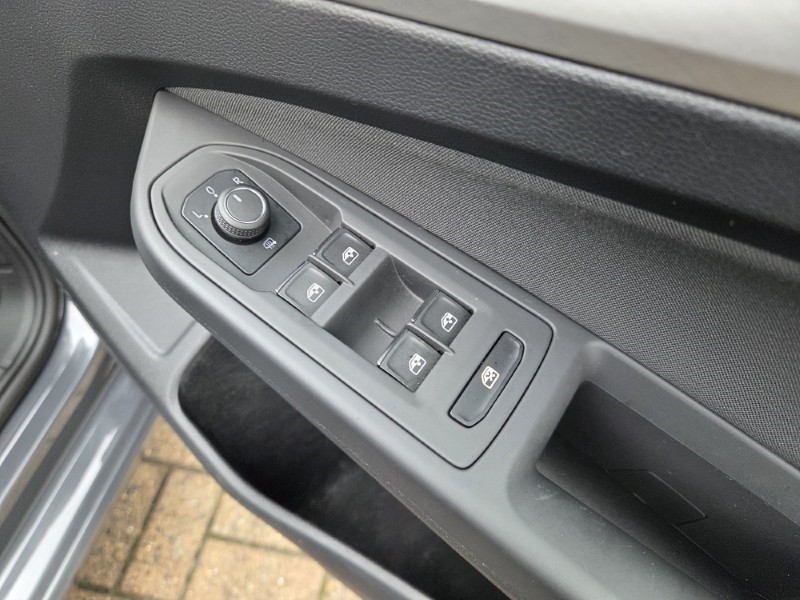 2021 (71) VOLKSWAGEN GOLF 2.0 TDI Life 5dr DSG 5955210