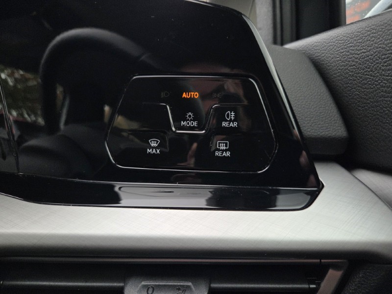 2021 (71) VOLKSWAGEN GOLF 2.0 TDI Life 5dr DSG 5955225