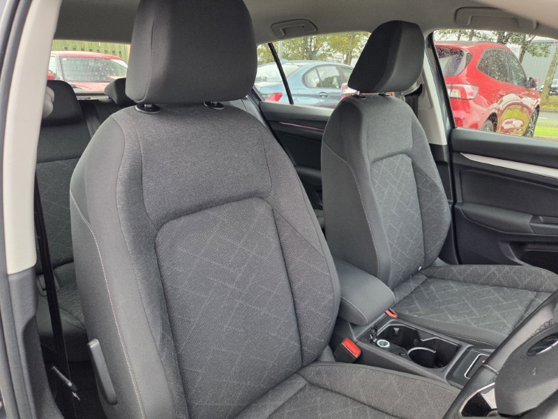 2021 (71) VOLKSWAGEN GOLF 2.0 TDI Life 5dr DSG 5955208