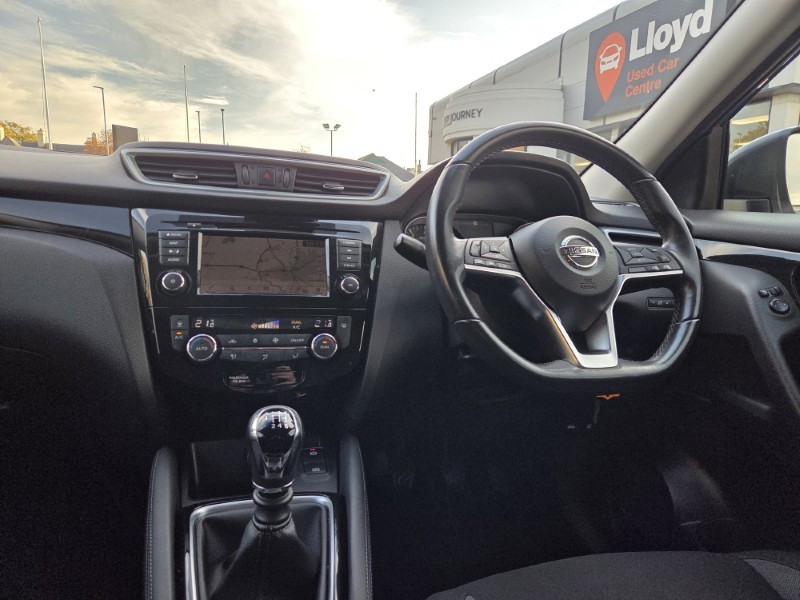 2021 (70) NISSAN QASHQAI 1.3 DiG-T Acenta Premium 5dr 5963005
