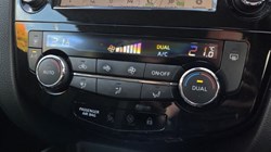 2021 (70) NISSAN QASHQAI 1.3 DiG-T Acenta Premium 5dr 5963018