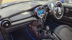 2019 (19) MINI HATCHBACK 1.5 Cooper Classic II 3dr Auto 5970092