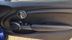 2019 (19) MINI HATCHBACK 1.5 Cooper Classic II 3dr Auto 5970100
