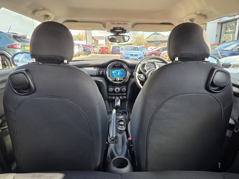 2019 (19) MINI HATCHBACK 1.5 Cooper Classic II 3dr Auto 5970091