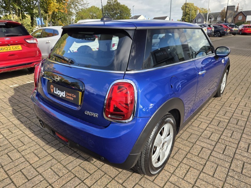 2019 (19) MINI HATCHBACK 1.5 Cooper Classic II 3dr Auto 5970088