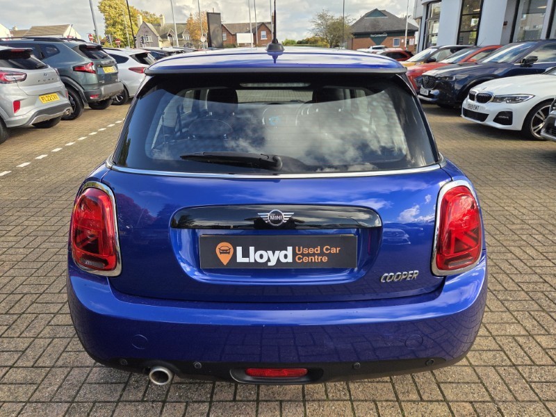 2019 (19) MINI HATCHBACK 1.5 Cooper Classic II 3dr Auto 5970087