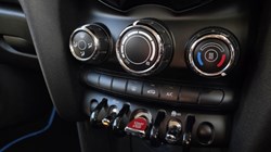2019 (19) MINI HATCHBACK 1.5 Cooper Classic II 3dr Auto 5970107