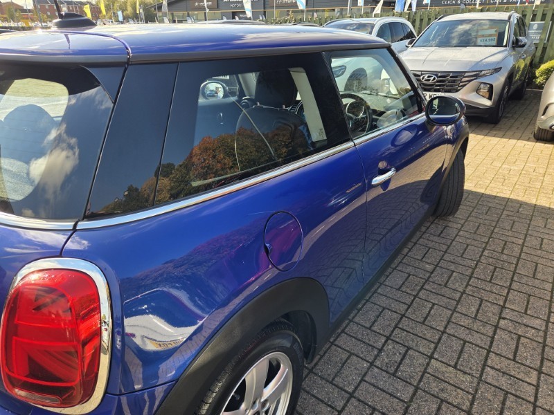 2019 (19) MINI HATCHBACK 1.5 Cooper Classic II 3dr Auto 5970084