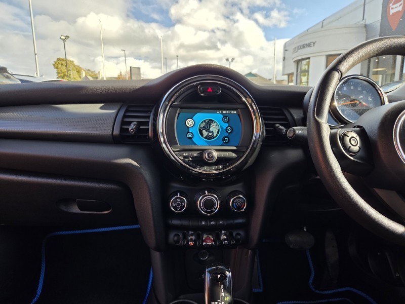 2019 (19) MINI HATCHBACK 1.5 Cooper Classic II 3dr Auto 5970098