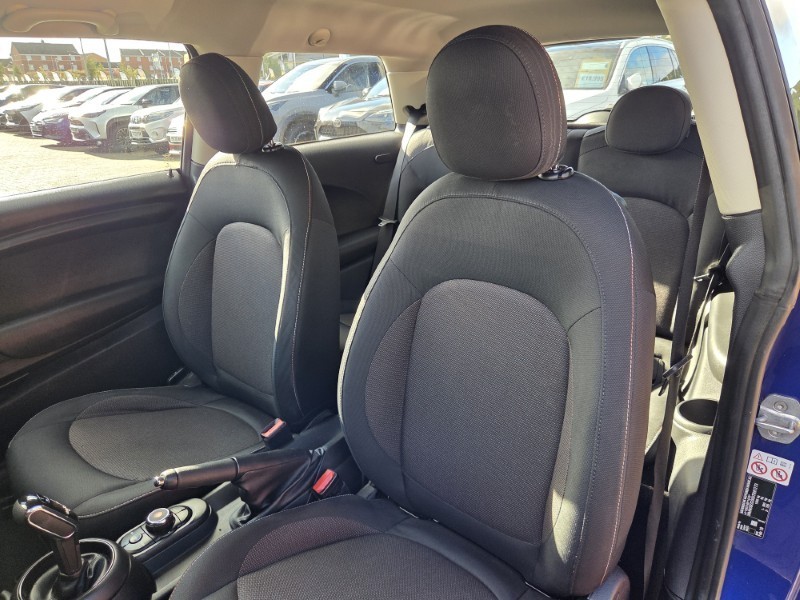 2019 (19) MINI HATCHBACK 1.5 Cooper Classic II 3dr Auto 5970094