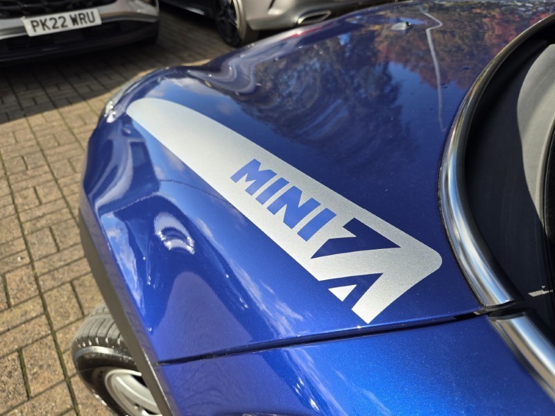 2019 (19) MINI HATCHBACK 1.5 Cooper Classic II 3dr Auto 5970082