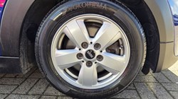 2019 (19) MINI HATCHBACK 1.5 Cooper Classic II 3dr Auto 5970074