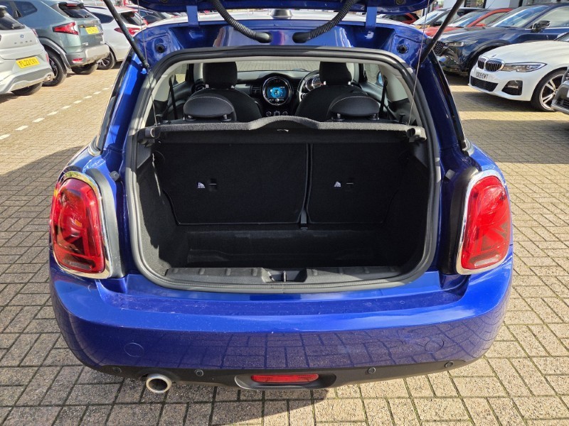 2019 (19) MINI HATCHBACK 1.5 Cooper Classic II 3dr Auto 5970089