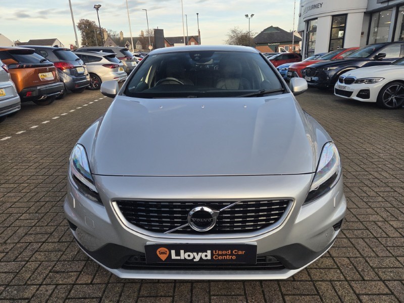 2019 (19) VOLVO V40 T3 [152] R DESIGN Edition 5dr Geartronic 5994886