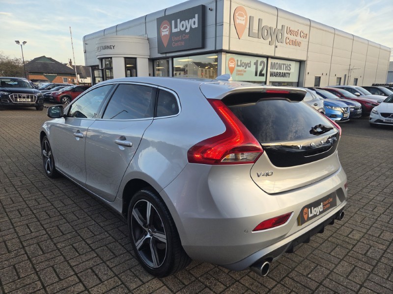 2019 (19) VOLVO V40 T3 [152] R DESIGN Edition 5dr Geartronic 5994893